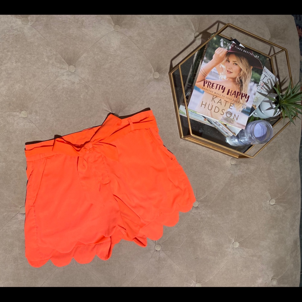 Gianni Bini scalloped shorts